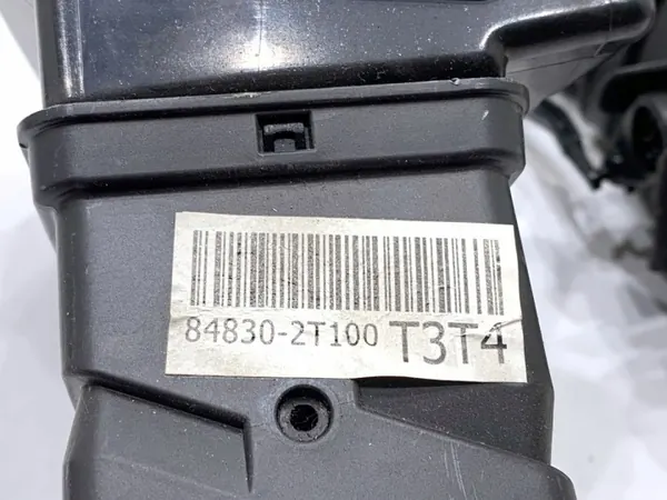 Grille de ventilation avant OEM 84830-2T100 Kia Optima image 6