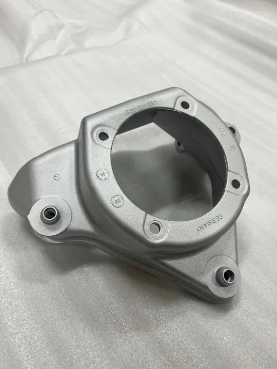 Suporte amortecedor esquerdo Audi OEM 8K0413037M - Usado image 2