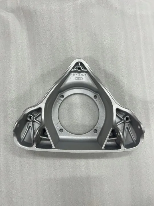 Suporte amortecedor esquerdo Audi OEM 8K0413037M - Usado image 3