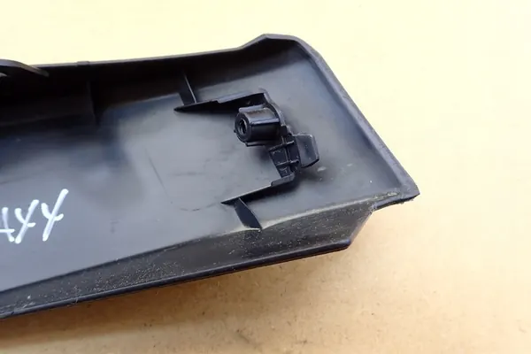 Toyota C-HR Etuvasen Puskuri Koriste 76852F4010 LH OE image 9