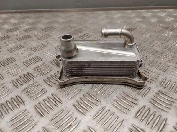 Oljekylare Audi Q7 OEM 06E117021J - Begagnad image 5