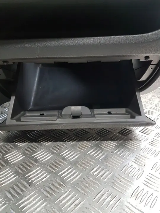 OEM 681004169R Salpicadero con Rejillas y Guantero Dacia Dokker image 4