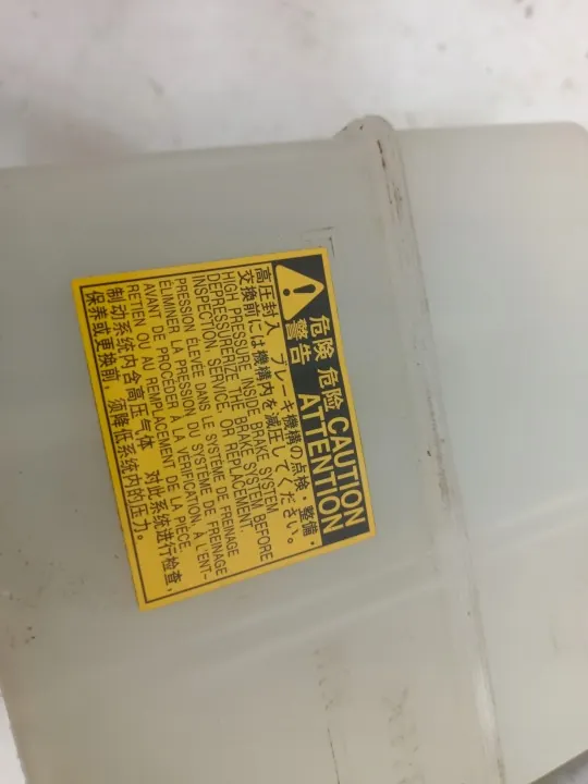 Remvloeistofreservoir Toyota RAV4 15- OEM RAV4 15- Zbiornik image 7