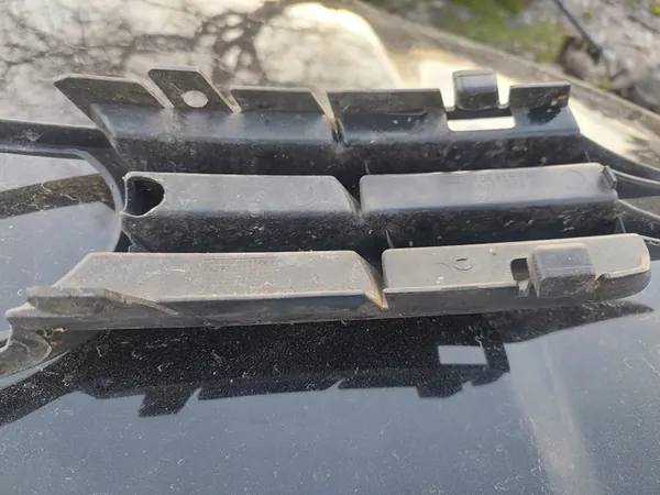 Grille de Pare-chocs Gauche Audi A3 8P OEM 8P3807681A image 2