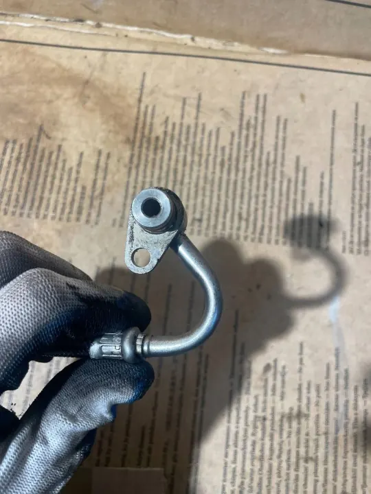 Gebrauchte Volkswagen Ölleitung für Passat B6 2009 image 5