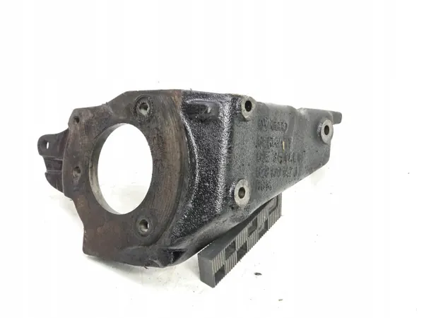 VW T4 1.9 TD ABL Injectiepompbeugel OEM 028130147J image 4