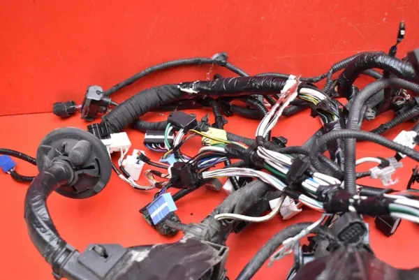 Harness Motor OEM 82111-5DY10 para Toyota Yaris image 3
