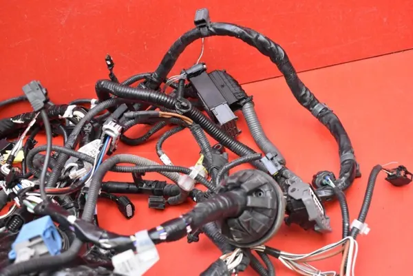 Harness Motor OEM 82111-5DY10 para Toyota Yaris image 4
