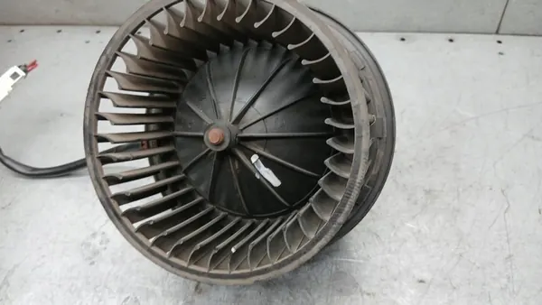 Ventilador de aquecimento VW T4 2.5TDI 00-03 701819021B image 2