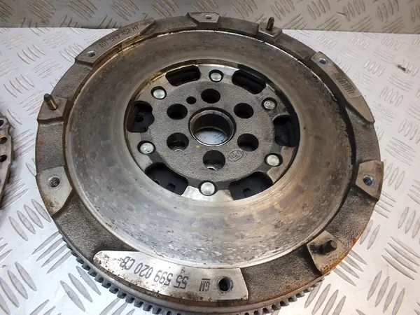 OPEL ZAFIRA C III Kaksimassavauhtipyörä 1.4 Turbo image 2