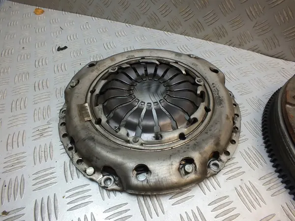 OPEL ZAFIRA C III Kaksimassavauhtipyörä 1.4 Turbo image 4