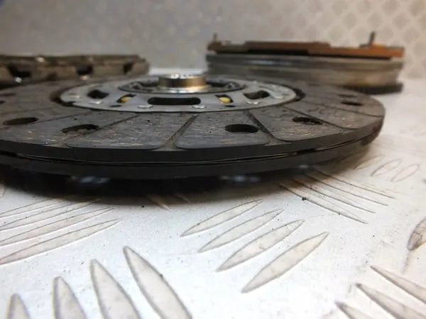 OPEL ZAFIRA C III Kaksimassavauhtipyörä 1.4 Turbo image 7