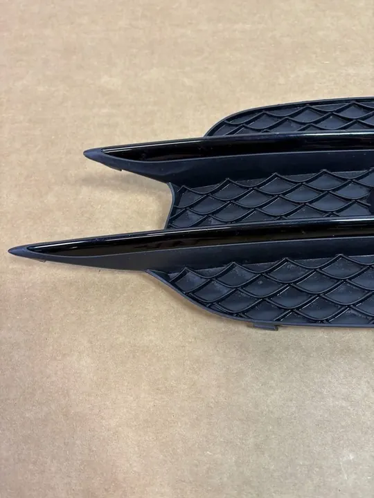 Grille de pare-chocs droite Mercedes V-Class AMG W447 A4478851300 image 3