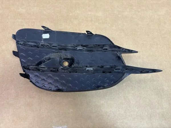 Grille de pare-chocs droite Mercedes V-Class AMG W447 A4478851300 image 4