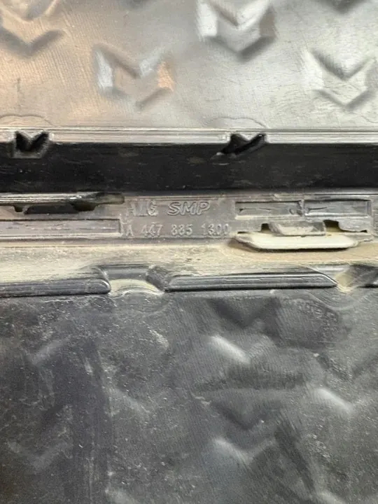 Grille de pare-chocs droite Mercedes V-Class AMG W447 A4478851300 image 5