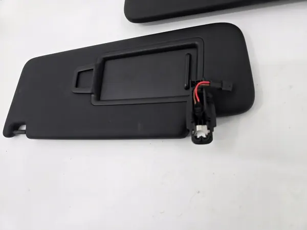 OEM 8W0857552R Visera Derecha Pasajero Audi image 3