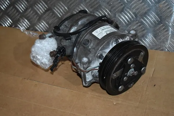 Compresseur de Climatisation Porsche Panamera 971 image 3