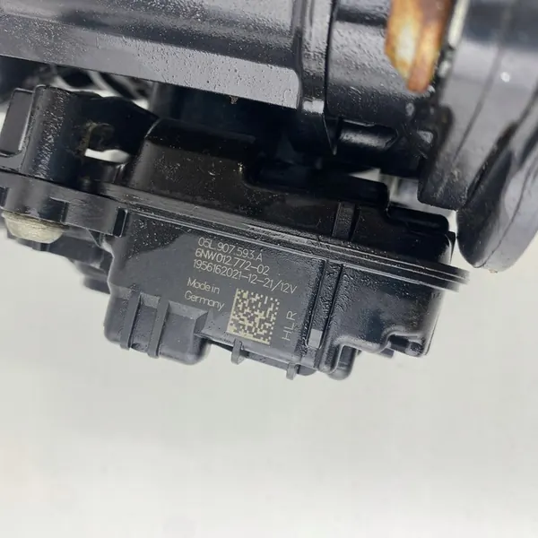 Carcasa de termostato Audi Q3 VW 2.0 TDI OEM 05L121111S image 7