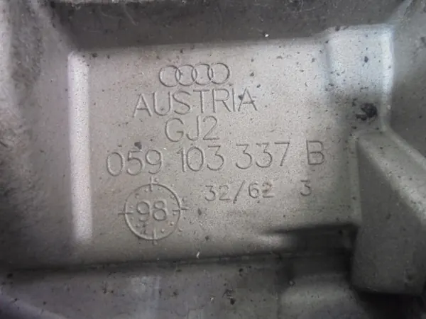 Bomba de aceite usada OEM 059103337 para Audi A4 Avant 2.5L Diesel image 4