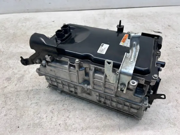 OYT26379 Toyota Hybridinvertermotor för Corolla E21 image 4