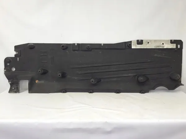 OEM k8d2104c21ac Vasen alustasuojus Range Roverille image 2