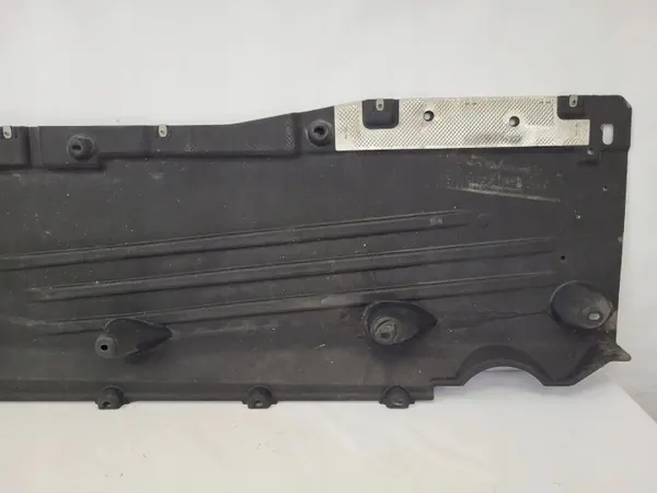 OEM k8d2104c21ac Vasen alustasuojus Range Roverille image 4