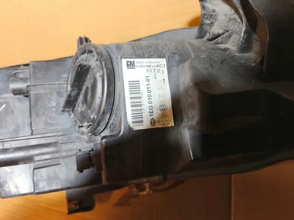 Vasen Etuvalaisin Opel Astra J IV image 10