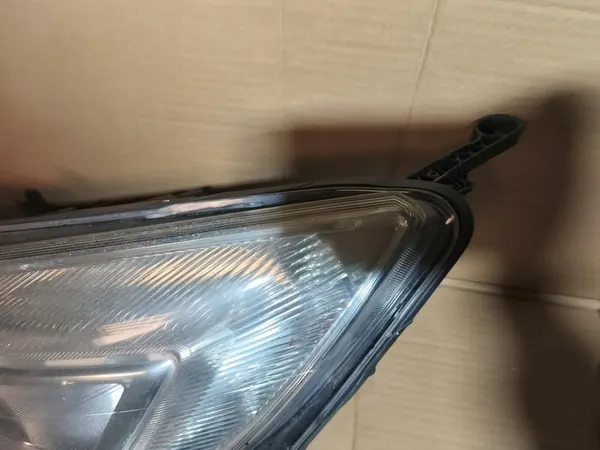 Vasen Etuvalaisin Opel Astra J IV image 7