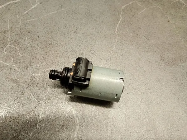 Mercedes-Benz OE A1402770635 Vaihtosolenoidi image 3