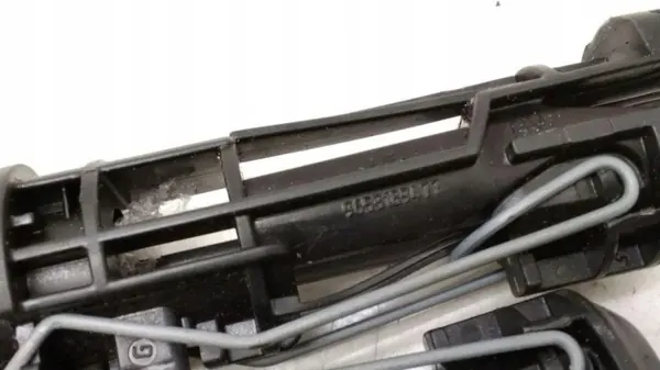 Guide d'appui-tête OEM 9653189477 pour Citroen C3 Picasso image 9