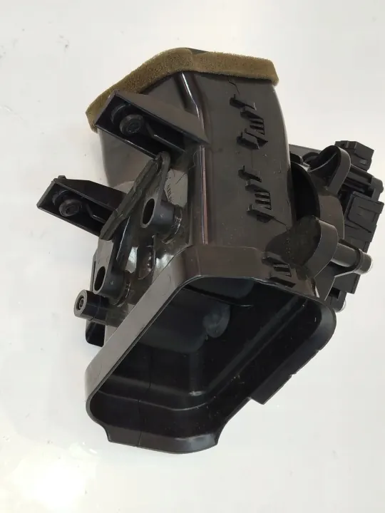 Conduit d'air gauche OEM 4H1819353A Audi A8 D4 image 2