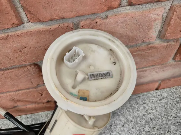 BMW E60 E61 E63 E64 N52 Brandstofpomp Drijver 6764141 image 5