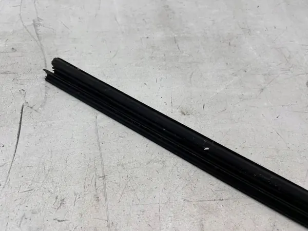 OEM OYT26245 Raspador Porta Dianteira Esq Toyota Avensis T27 image 4
