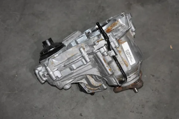 Reductor de caja BMW OEM 7889767 55555 Usado image 6