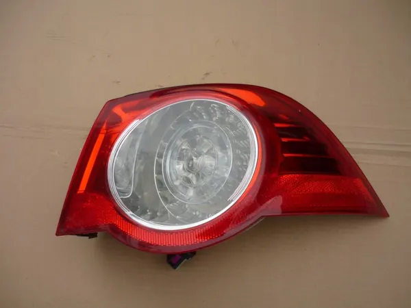 VW EOS Höger Bakljus 1Q0945096 image 7