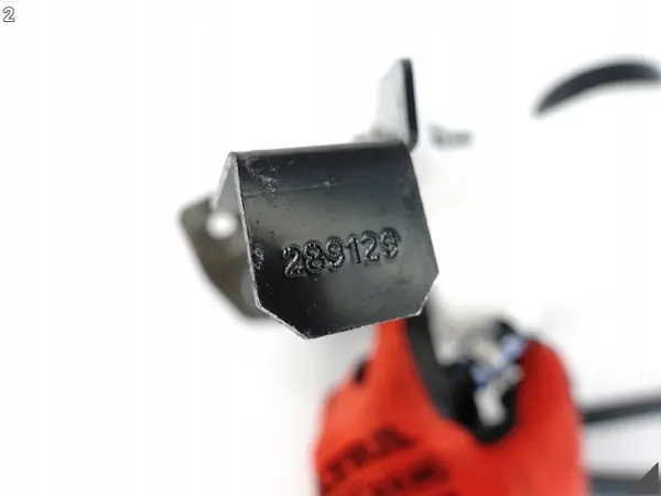 Ferrarin jarrunesteastia OEM 289128 - Käytetty image 3