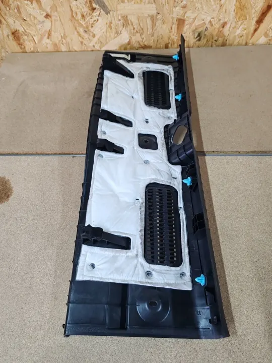 Capa cinto traseiro OEM 85770-C8050 Hyundai i20 image 4
