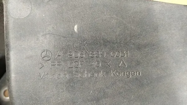 SPRINTER 906 Stötfångare Fäste Fram image 3