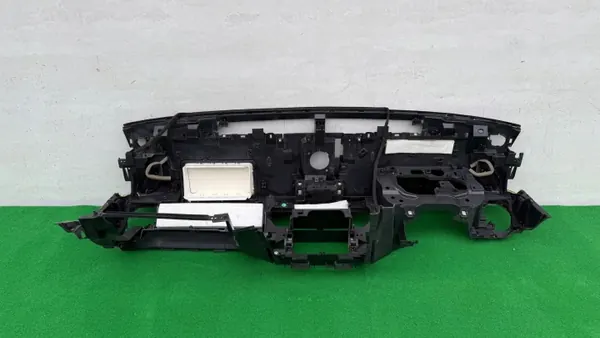 Consola Salpicadero Mercedes X-Class X470 OEM 681005XF0A 110HE image 7