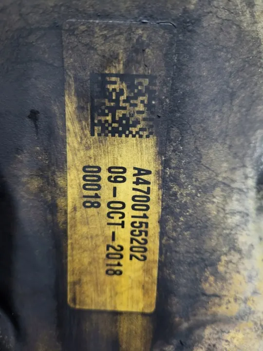 Cárter de embraiagem Mercedes-Benz A4710150303 - Usado image 3