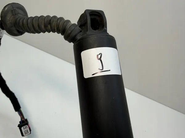 Elaktisk baklucka aktuator SEAT ATECA höger 575827852A image 6