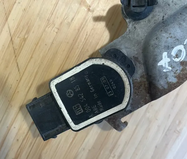 MERCEDES W204 W207 SENSOR DE NIVEL XENON ESQUERDO image 2