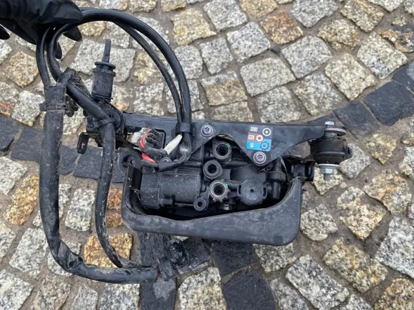 Compressor suspensão Porsche OEM 99760621300 Usado image 4
