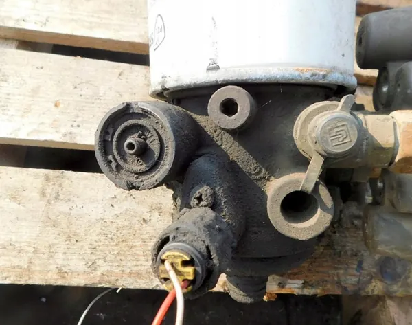 Válvula base secadora DAF LF 55.220 2003 OEM 11 image 6