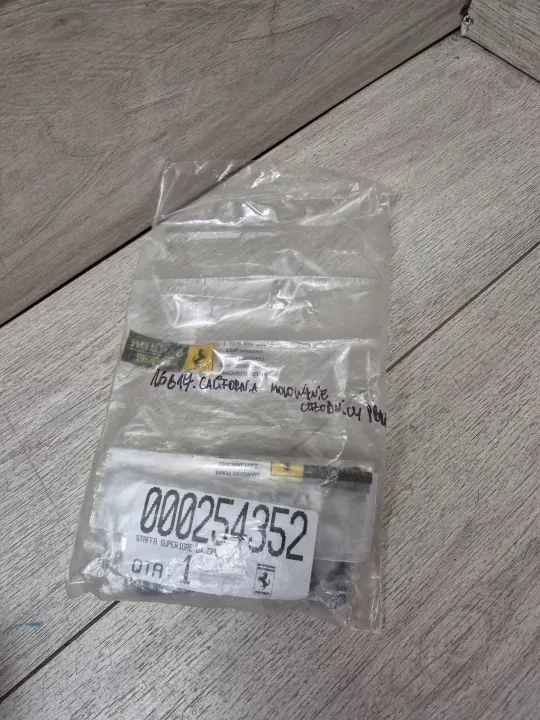 Soporte Radiador Derecho Ferrari OE OEM 254352 image 2