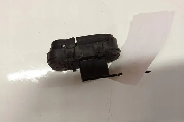 Botón de control de ventana trasera izquierda FORD FOCUS image 4