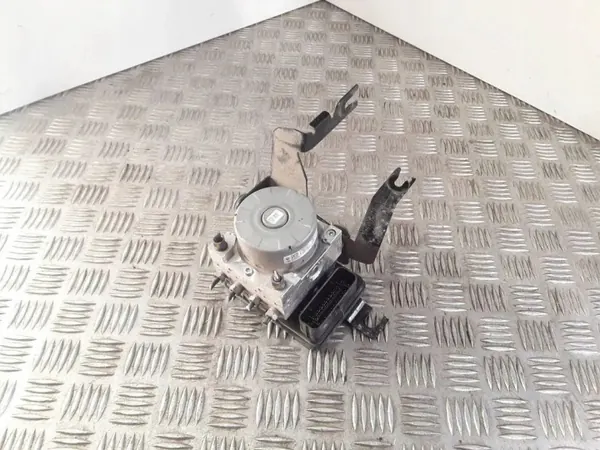 Dacia Dokker ABS-pomp OEM 476600078R - Gebruikt image 2