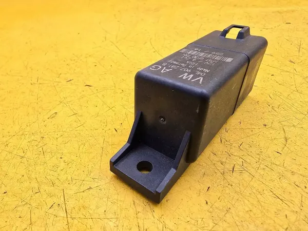 Audi Q5 Sytytysvastusrele 04L907281B image 2