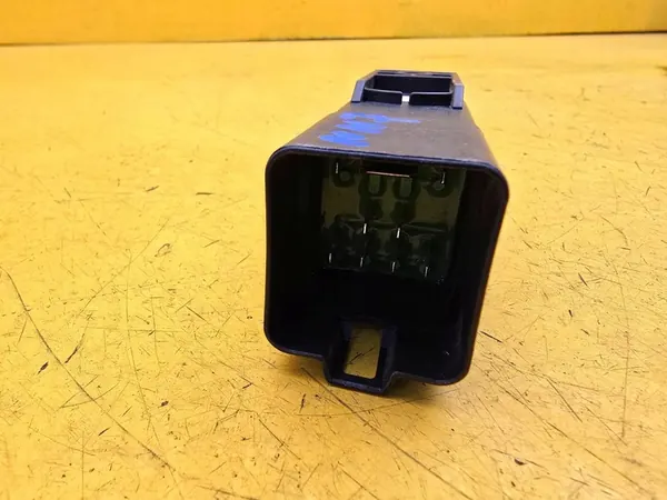 Audi Q5 Sytytysvastusrele 04L907281B image 3