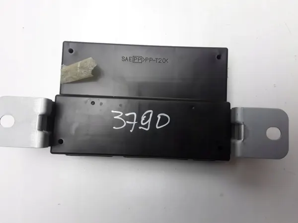 Module de verrouillage central Suzuki Swift II OEM 3717161P10 image 3